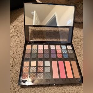 Make- up kit with mirror